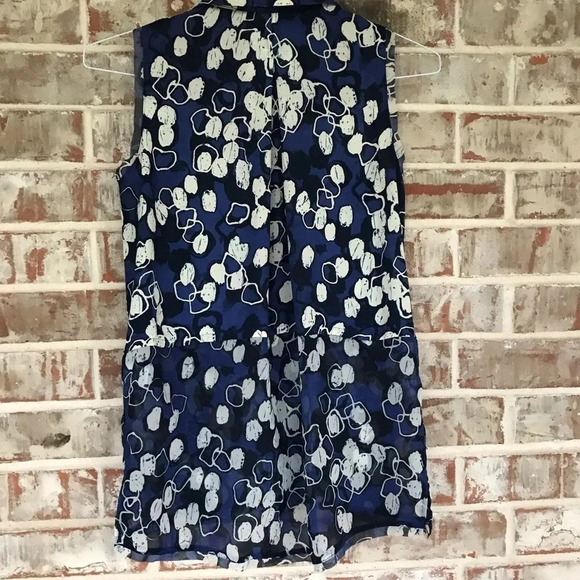 Simply Vera Blue Geometic Button Up Blouse - Picture 2 of 6